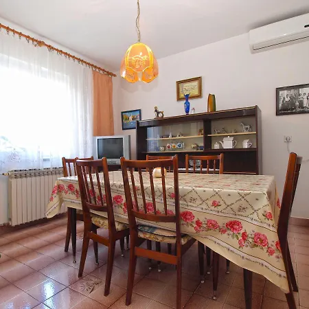 Apartment Marija 1539 *